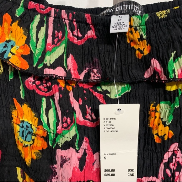 URBAN OUTFITTERS  AUBREY OFF THE SHOULDER SMOCKED RUFFLE MINI DRESS MULTICOLOR - Picture 5 of 15